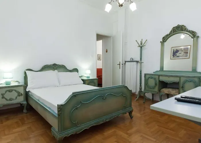 Charming Vintage 2Br Apartment With Balcony In Koukaki