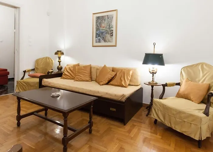 Charming Vintage 2Br Apartment With Balcony In Koukaki