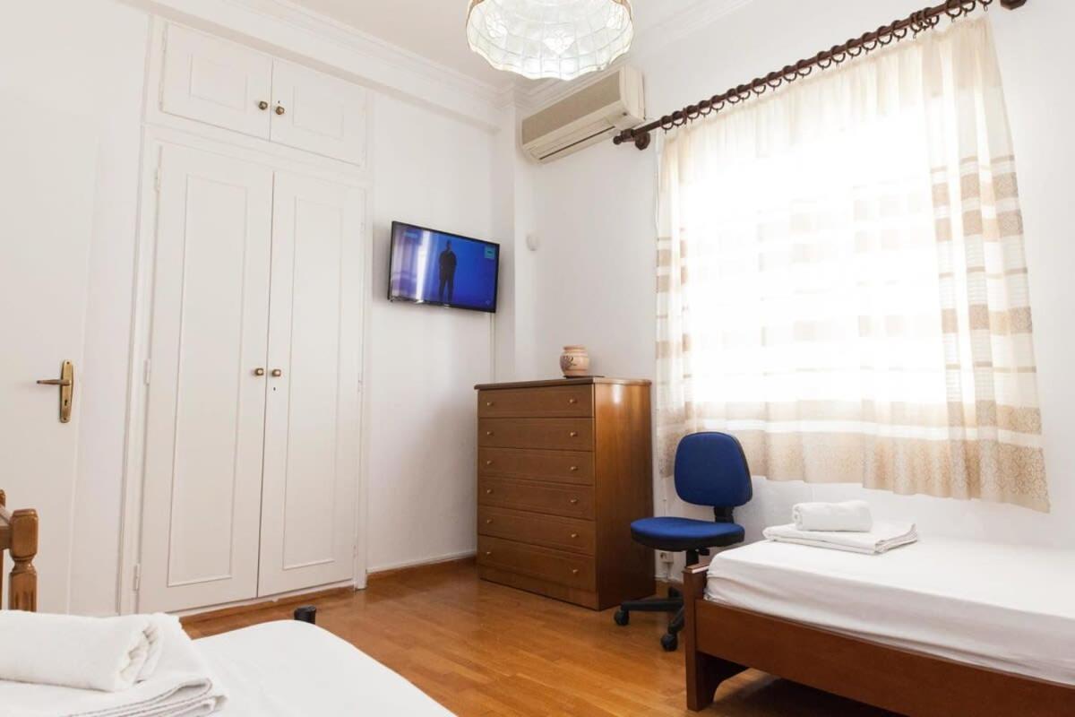 Apartment Charming Vintage 2br With Balcony In Koukaki