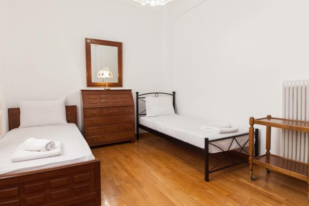 Apartment Charming Vintage 2br With Balcony In Koukaki Athens