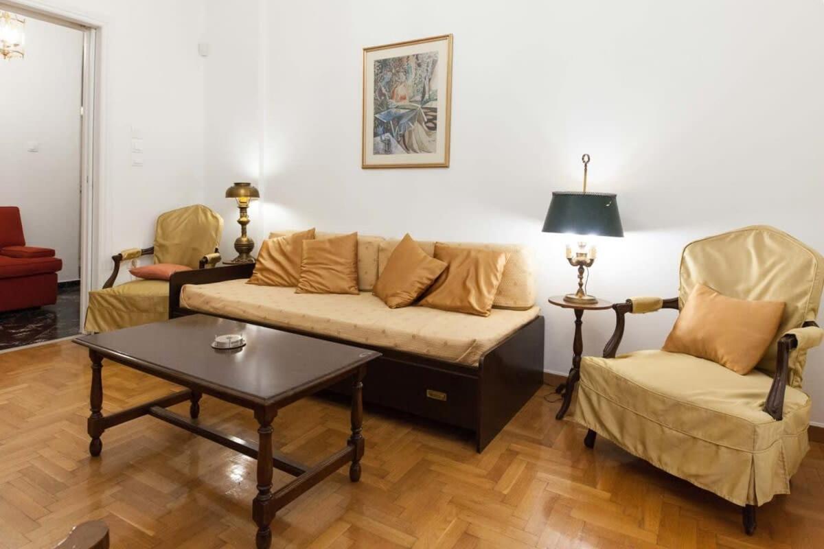 Charming Vintage 2br With Balcony In Koukaki Athens