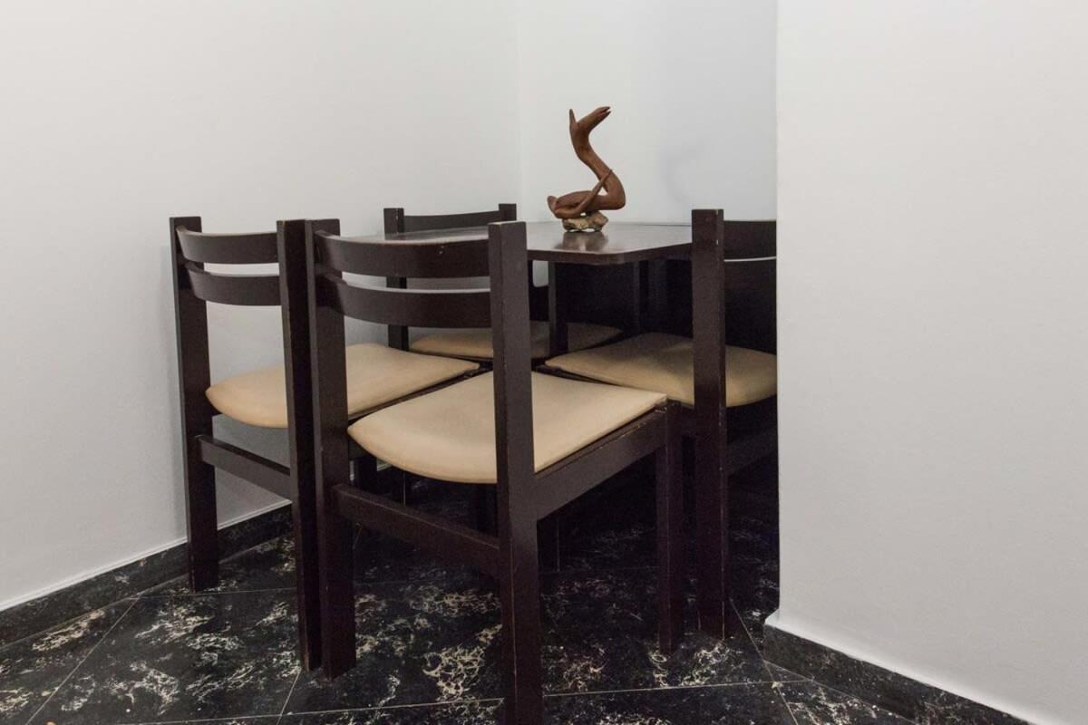 Charming Vintage 2br With Balcony In Koukaki Apartment