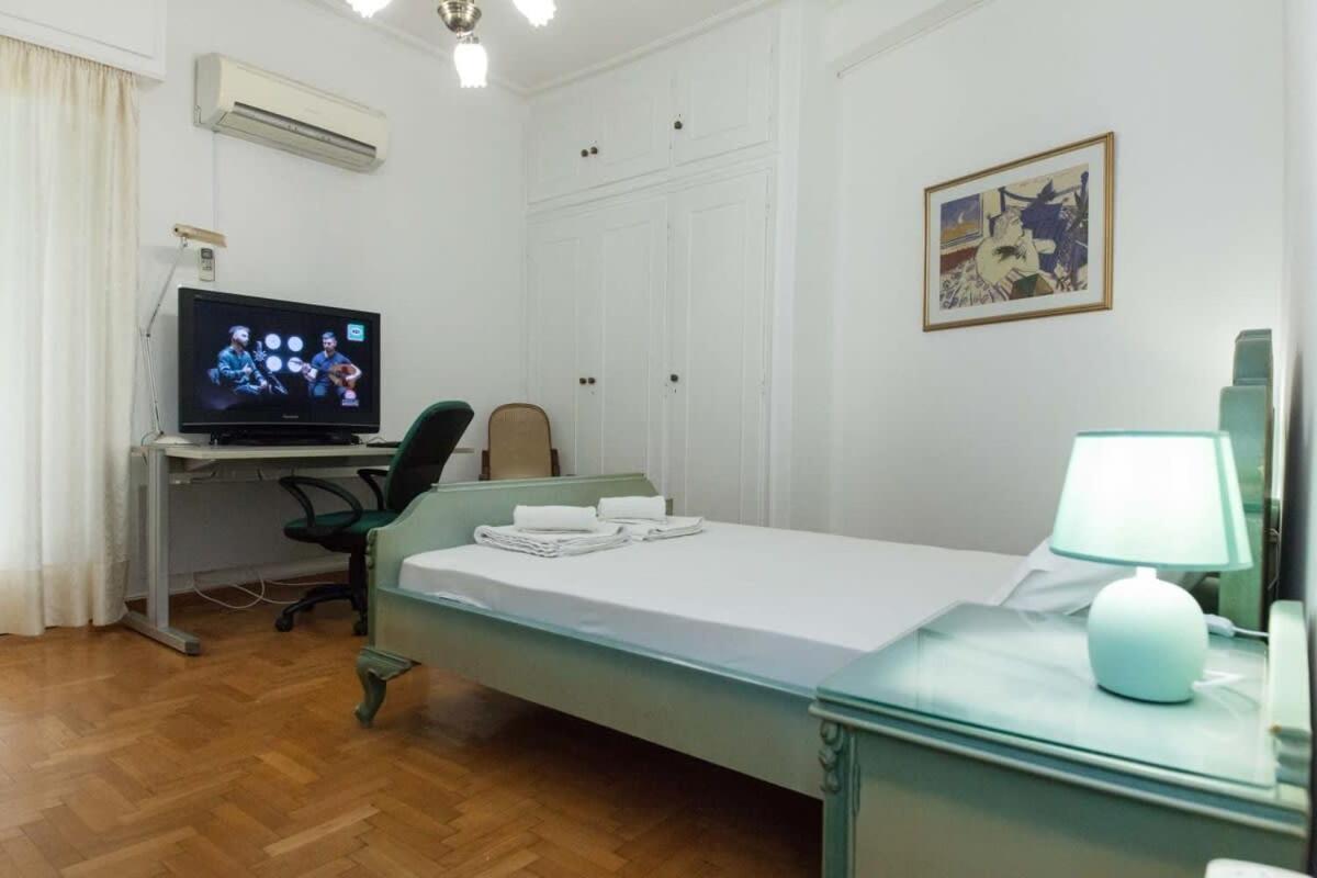 Charming Vintage 2br With Balcony In Koukaki * Athens