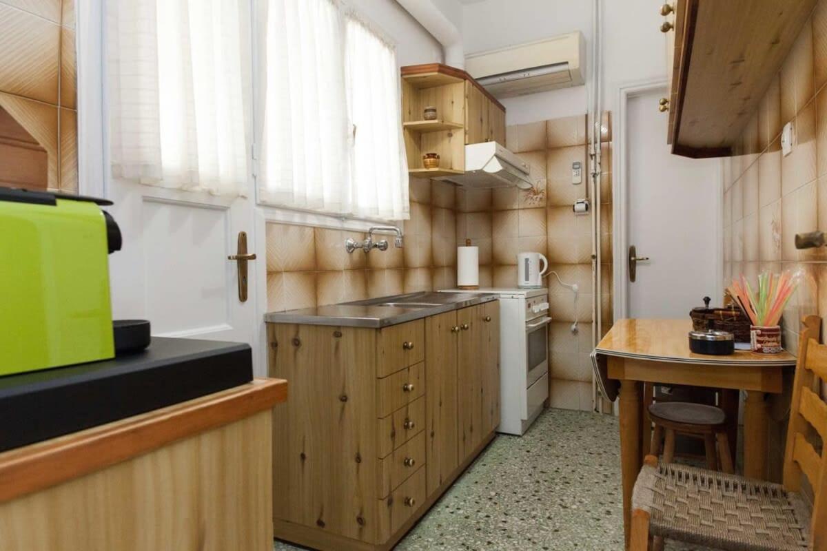 Charming Vintage 2br With Balcony In Koukaki Apartment *